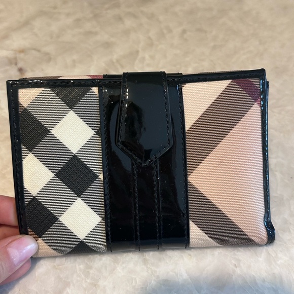 Burberry Authentic Supernova Check Wallet Beige and Black - Picture 1 of 13